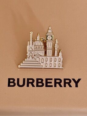 Rare Burberry Big Ben Pin Collectible Pin Accessory Brand New!
